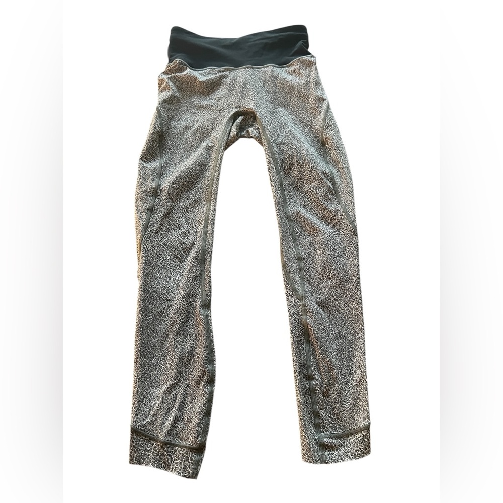 Lululemon Black White and Gray Print Leggings with Black Waistband Size 4
